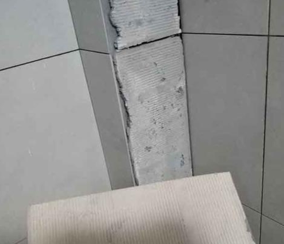 什邡瓷砖空鼓维修公司分享下厨房瓷砖脱落的补救措施。